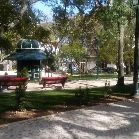 Beautiful Typical In A Quiet Area Daire Lisboa